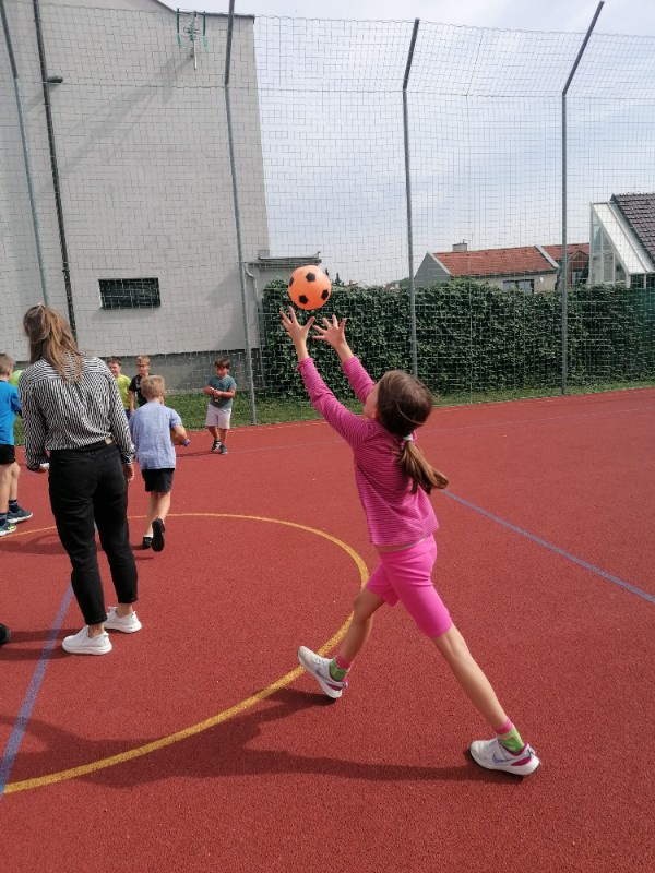 Týden basketbalu na školách