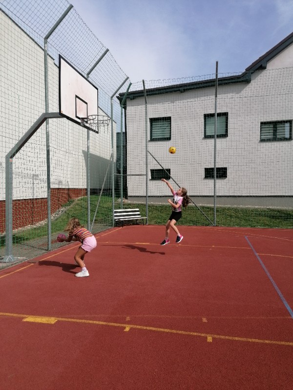 Týden basketbalu na školách