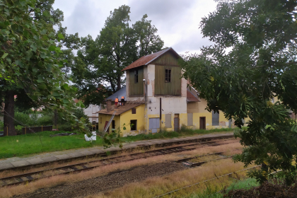 obrázek k aktualitě Výtopna na nádraží se bourat nebude, ale v okolí se již začalo s demolicemi